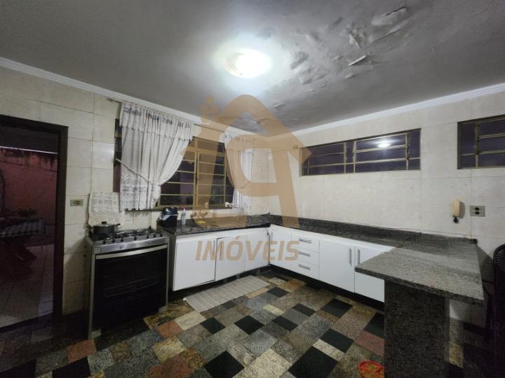SALA DE JANTAR COM COZINHA